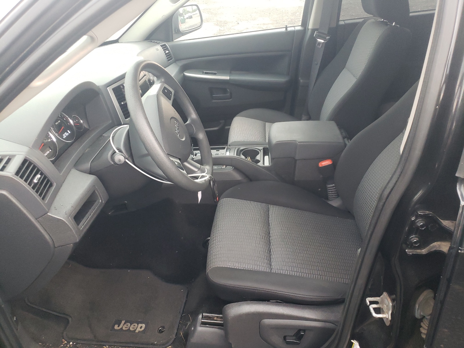 1J8GR48K68C233322 2008 Jeep Grand Cherokee Laredo