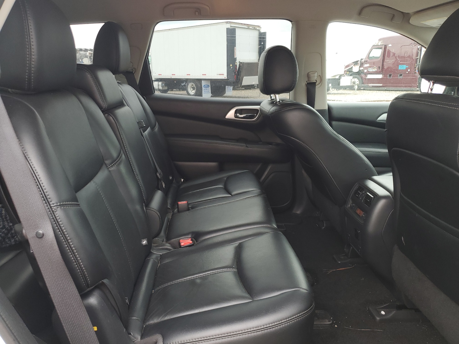 5N1DR2MN7HC658834 2017 Nissan Pathfinder S