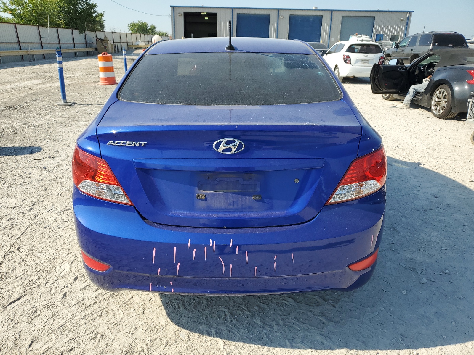 KMHCU4AE4DU561136 2013 Hyundai Accent Gls