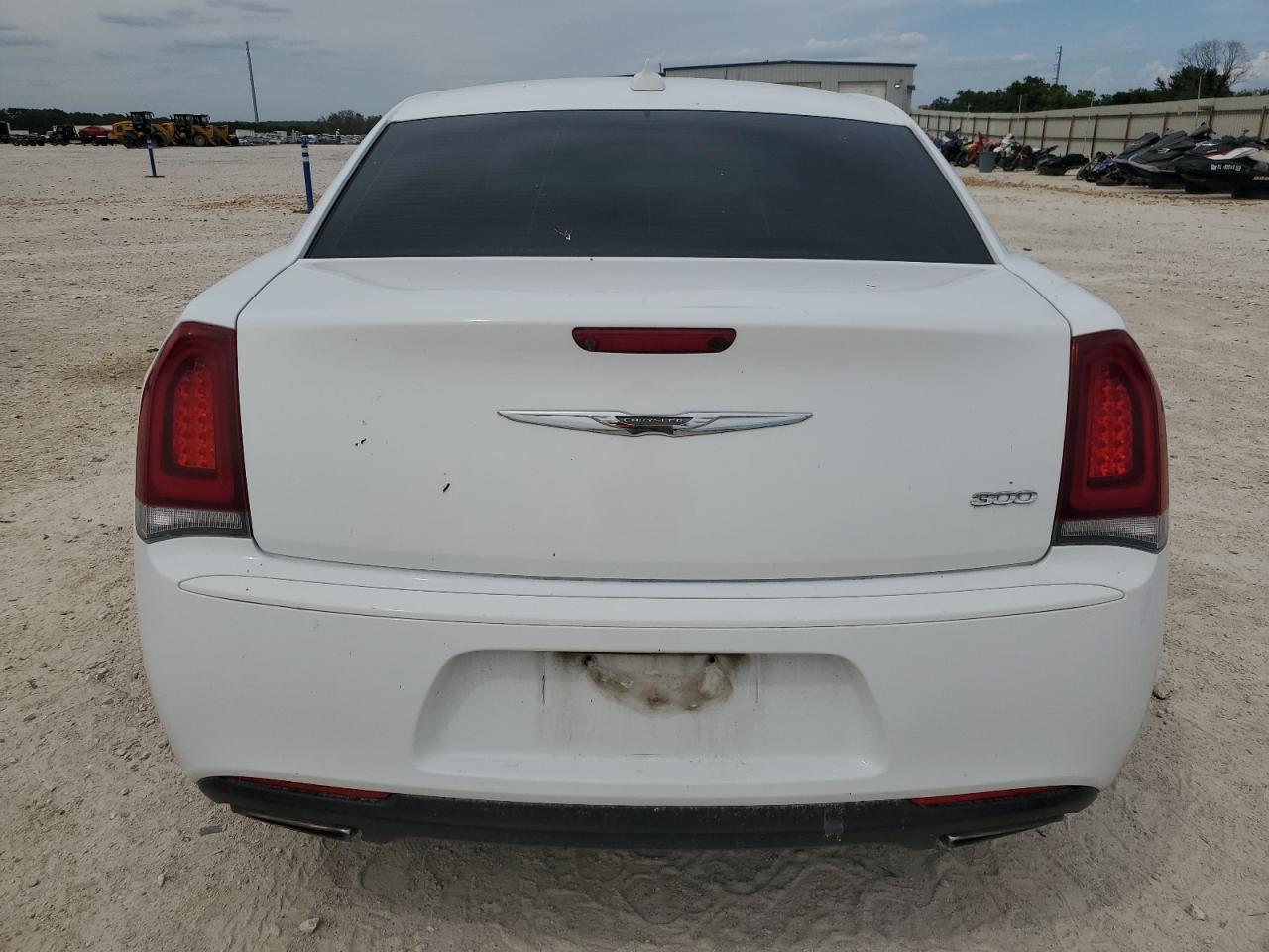 2018 Chrysler 300 Touring VIN: 2C3CCAAG8JH275218 Lot: 63703564