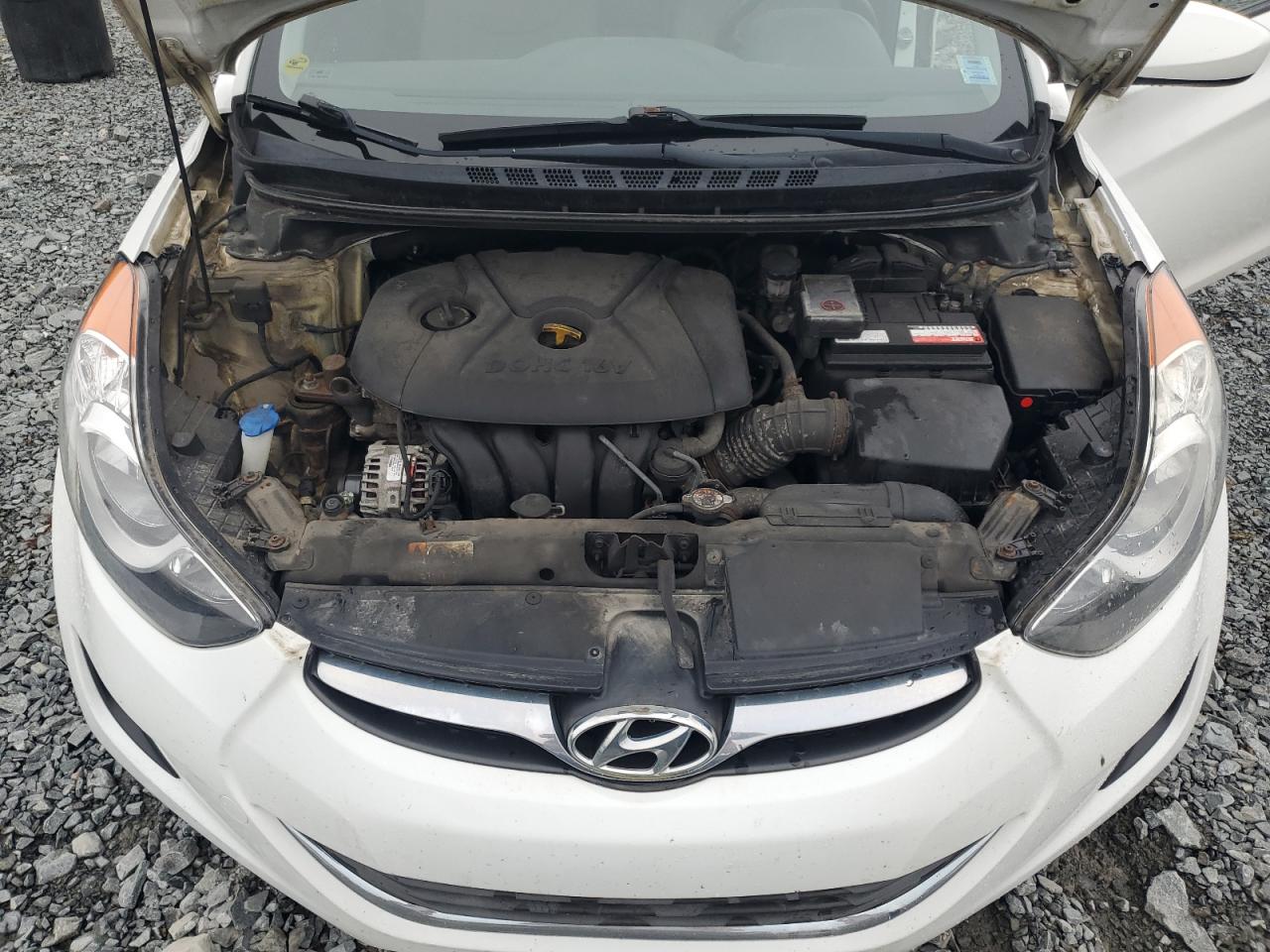 2013 Hyundai Elantra - Image 11