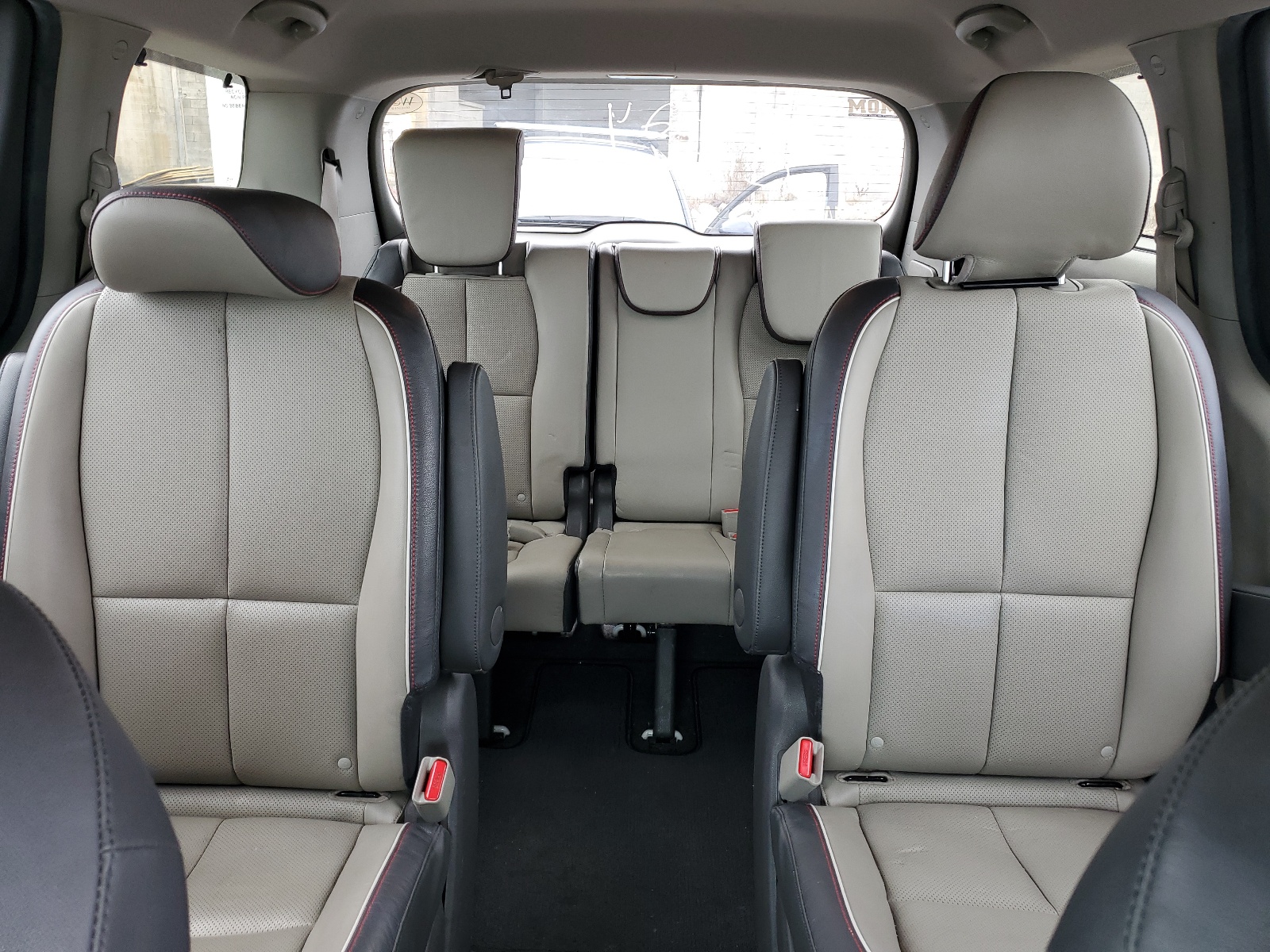 KNDMC5C13J6423227 2018 Kia Sedona Ex