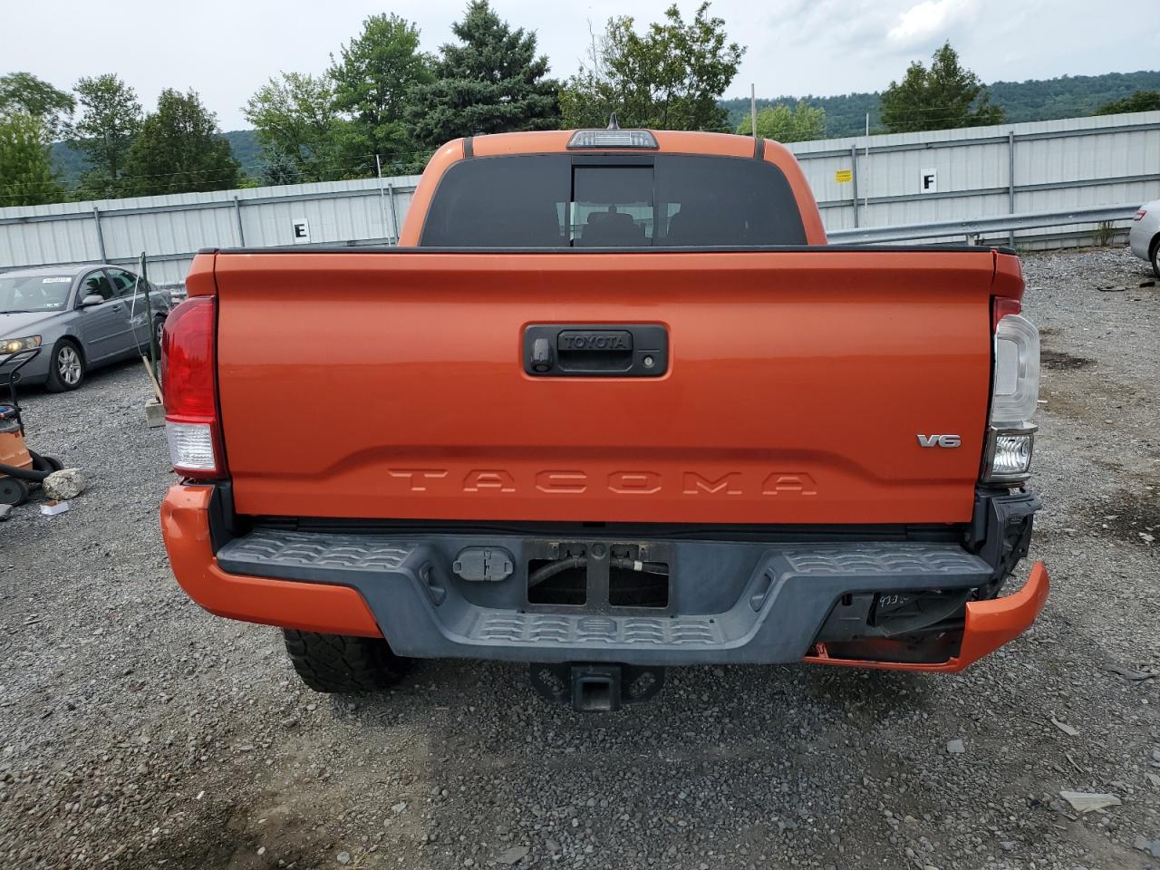 2017 Toyota Tacoma - Image 6
