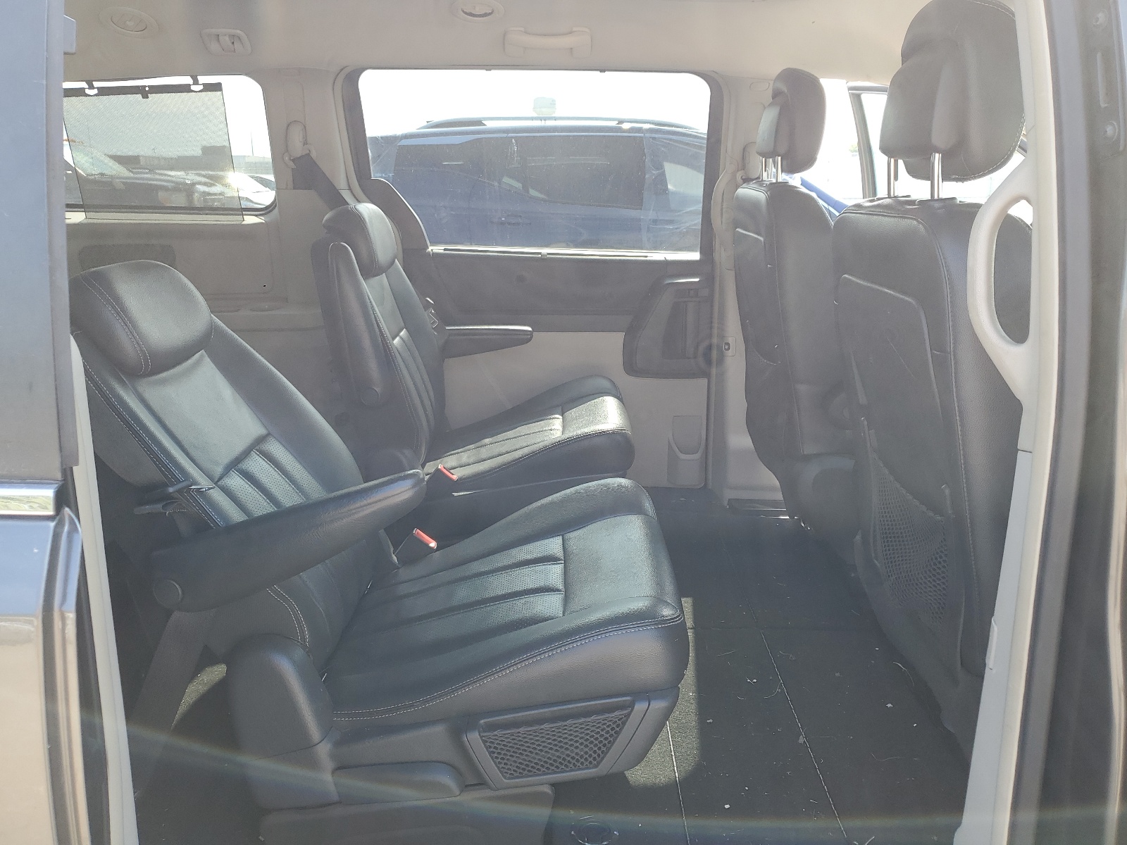 2A4RR5D15AR299614 2010 Chrysler Town & Country Touring