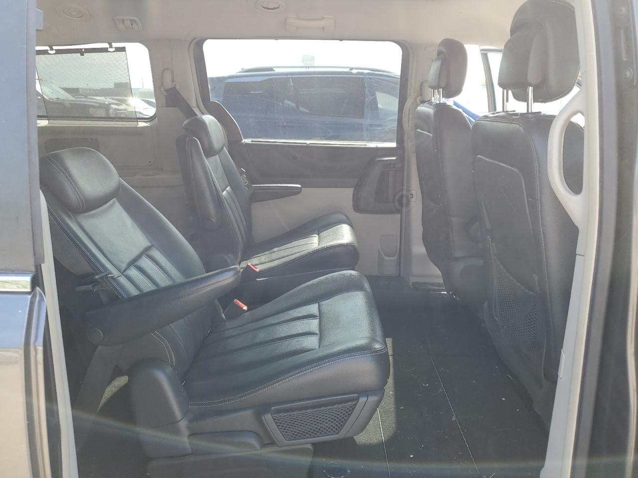 2010 Chrysler Town & Country Touring VIN: 2A4RR5D15AR299614 Lot: 62738034