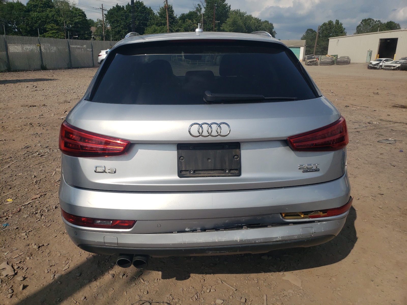 WA1ECCFSXJR023039 2018 Audi Q3 Premium