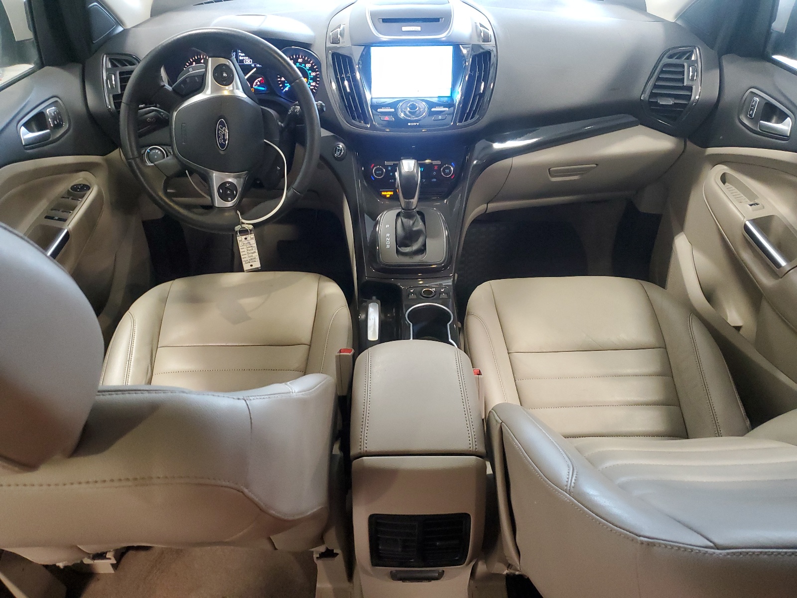 1FMCU0J92GUB87884 2016 Ford Escape Titanium