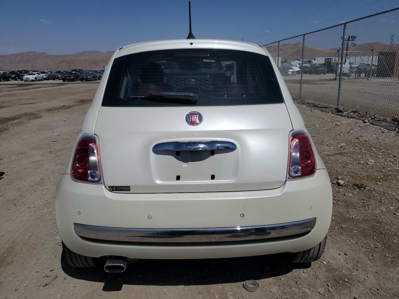 3C3CFFCR8HT700568 2017 Fiat 500 Lounge