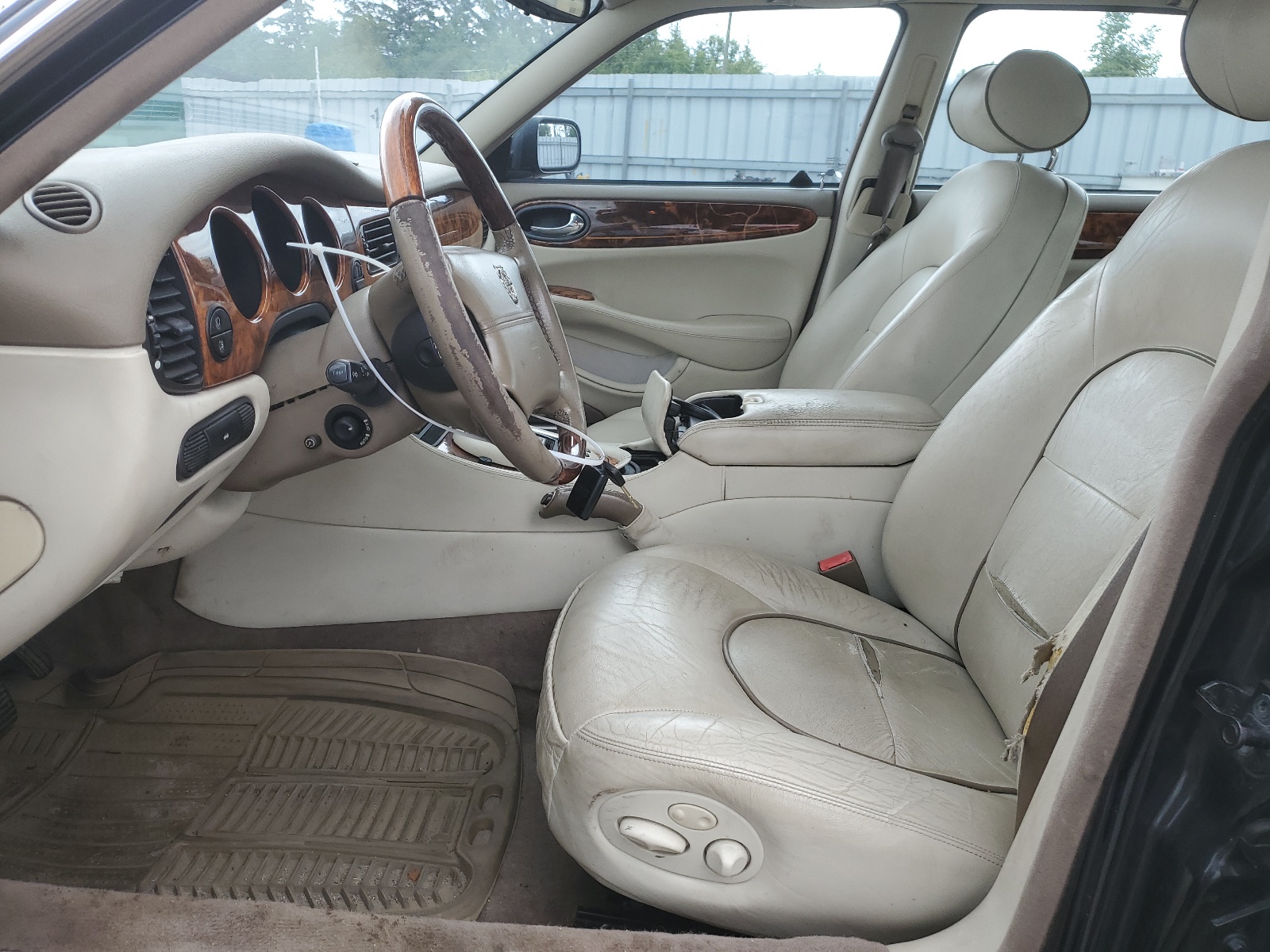 SAJKN6243WC834124 1998 Jaguar Vandenplas