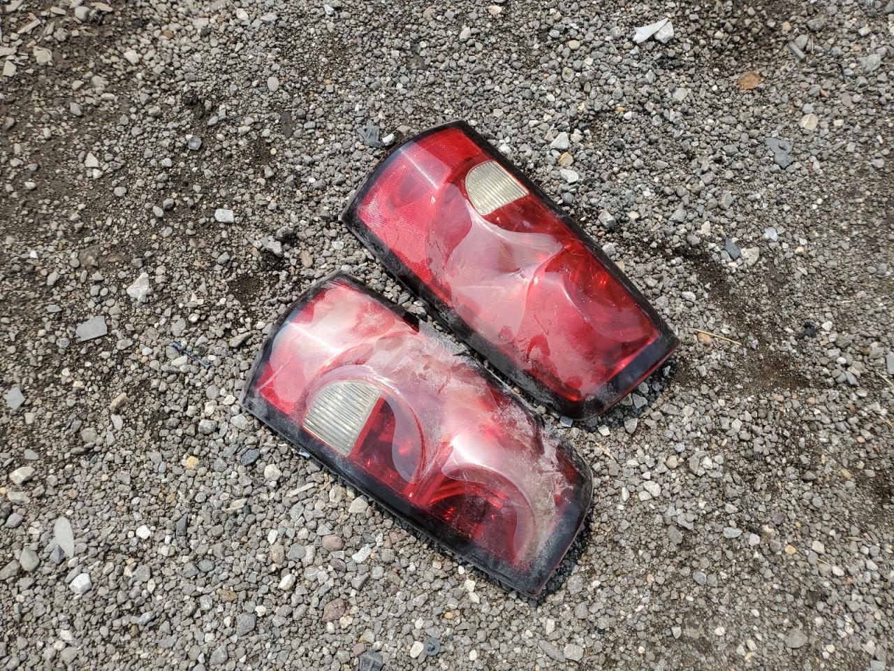 1998 Chevrolet Gmt-400 K1500 VIN: 2GCEK19R3W1278265 Lot: 64210444