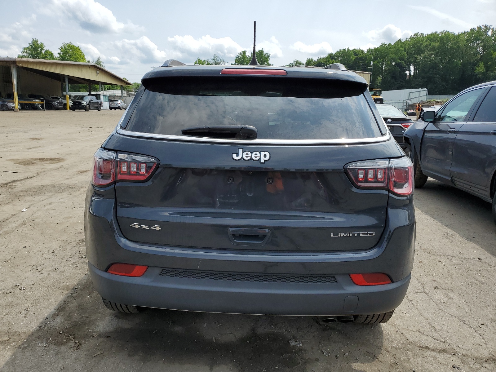 3C4NJDCB4JT307506 2018 Jeep Compass Limited