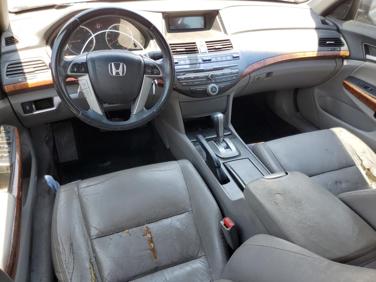 1HGCP3F80BA027673 2011 Honda Accord Exl