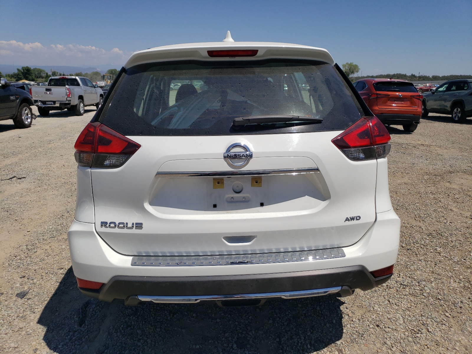 KNMAT2MV1JP538096 2018 Nissan Rogue S