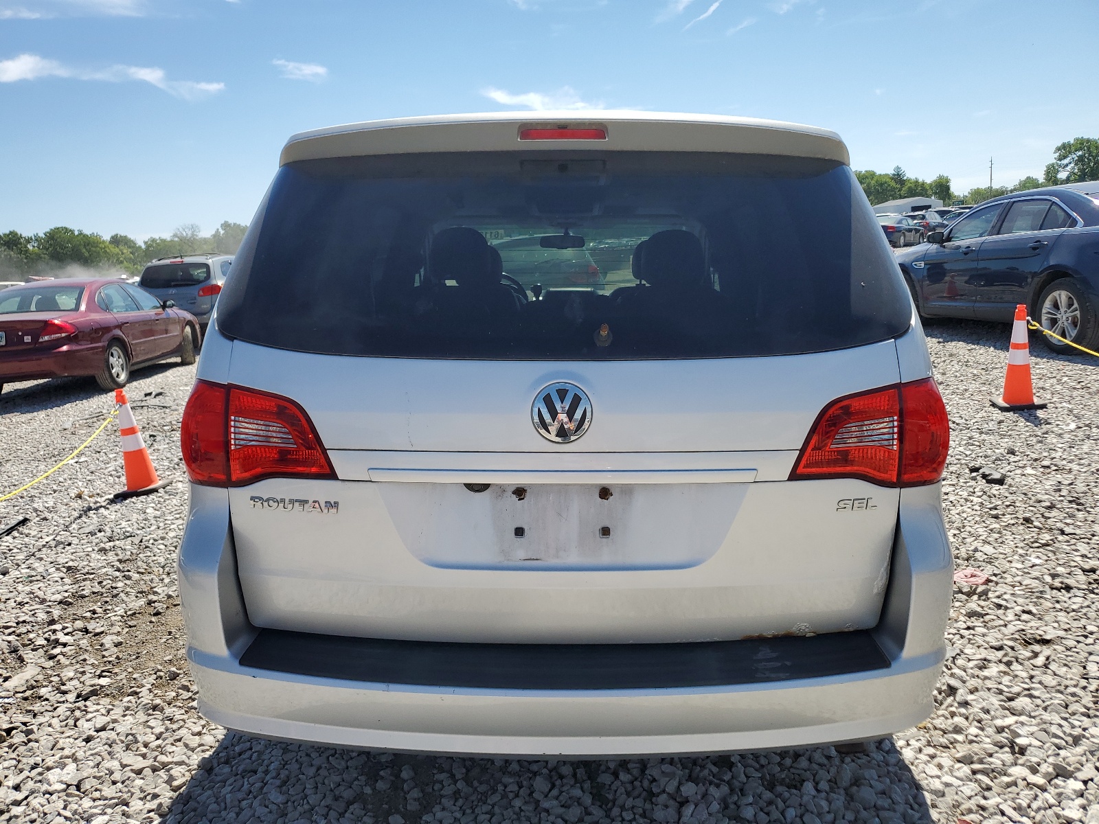 2V8HW64X99R564023 2009 Volkswagen Routan Sel Premium