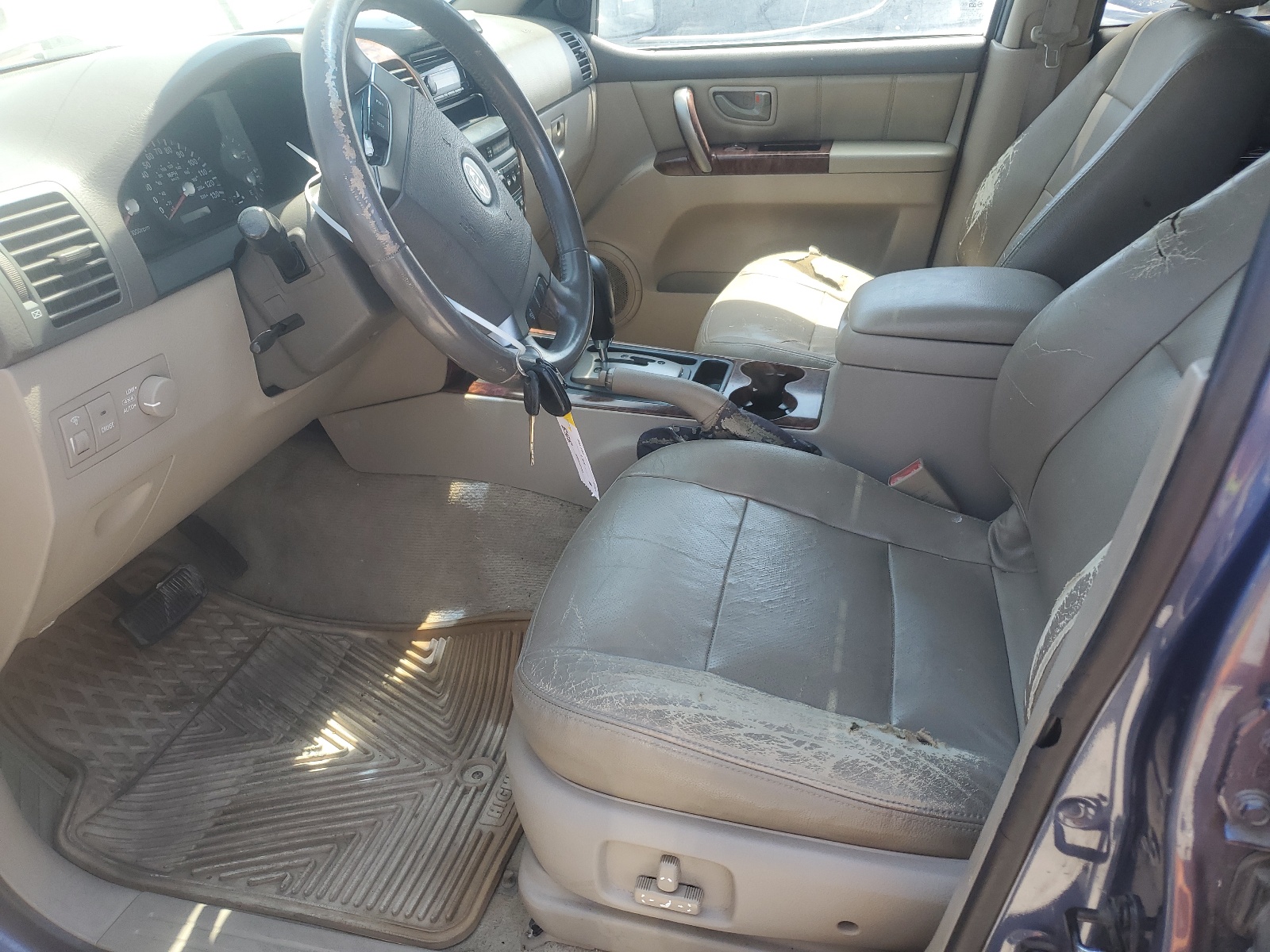 KNDJC733755367823 2005 Kia Sorento Ex