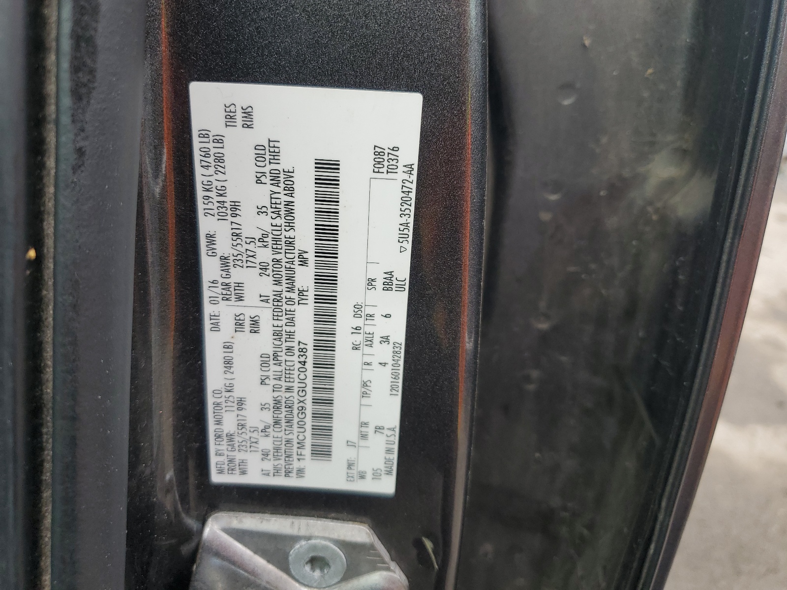 1FMCU0G9XGUC04387 2016 Ford Escape Se