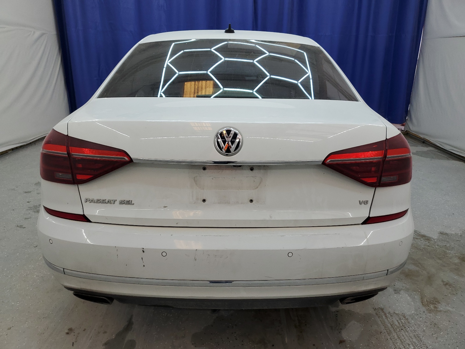 1VWCM7A30HC048009 2017 Volkswagen Passat Sel Premium