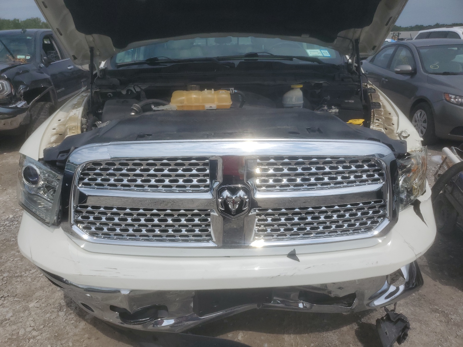 1C6RR7NMXHS871982 2017 Ram 1500 Laramie