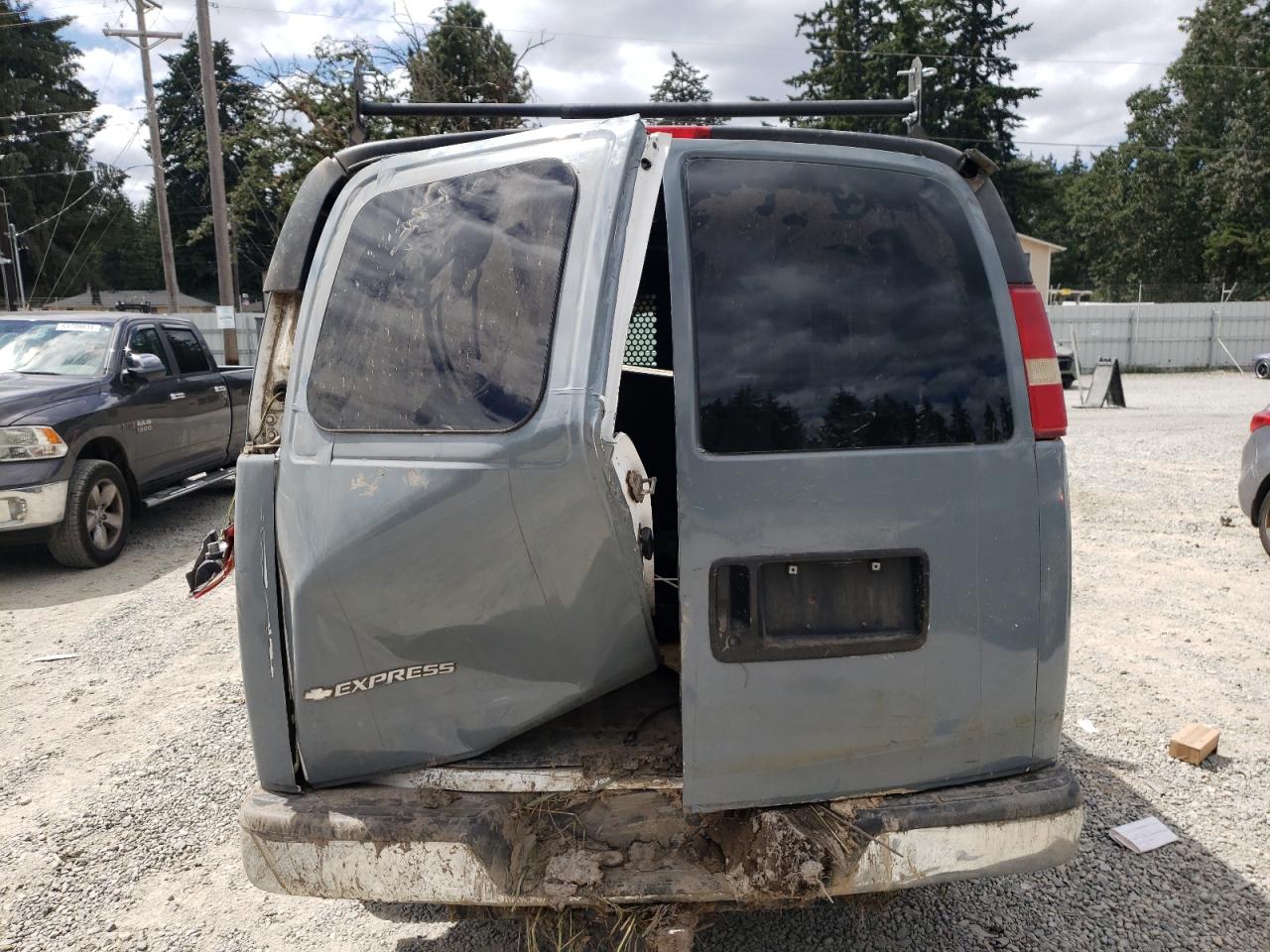 2005 Chevrolet Express G2500 VIN: 1GCGG25V151130624 Lot: 64706824