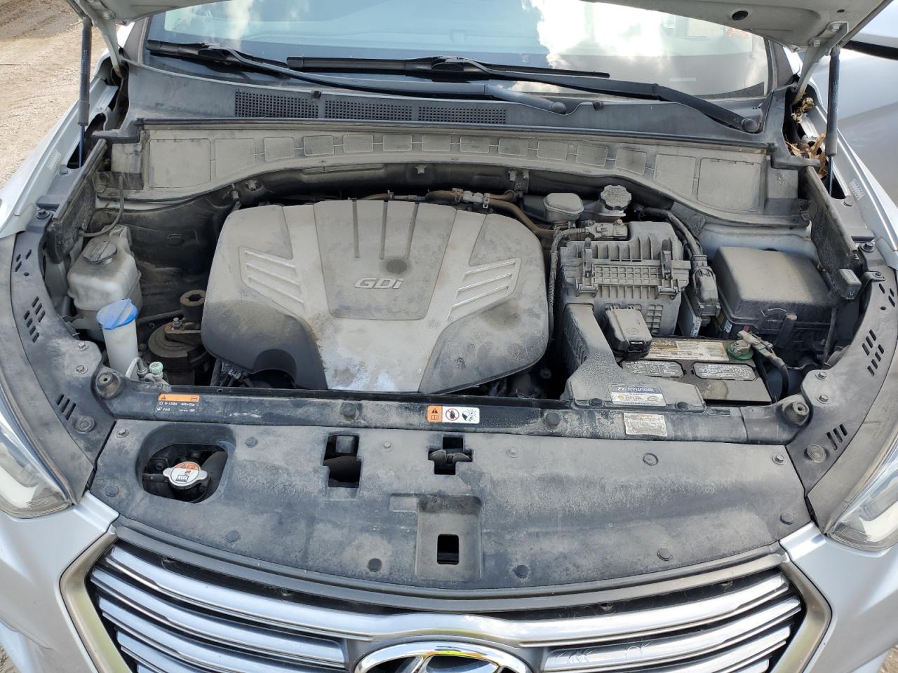 2017 Hyundai Santa Fe - Image 12