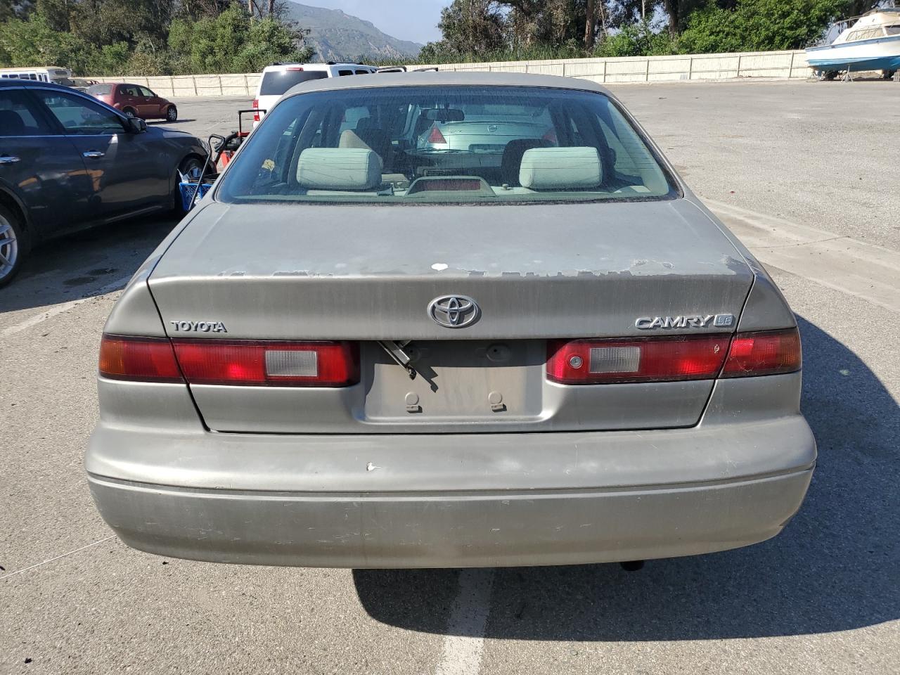 1999 Toyota Camry Le VIN: JT2BG22K6X0274918 Lot: 63933434
