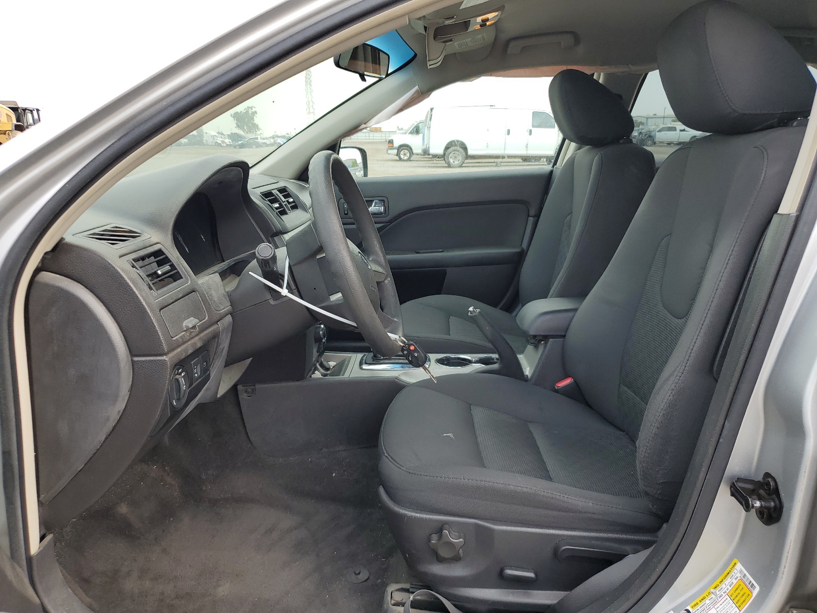 3FAHP0HA8AR389053 2010 Ford Fusion Se