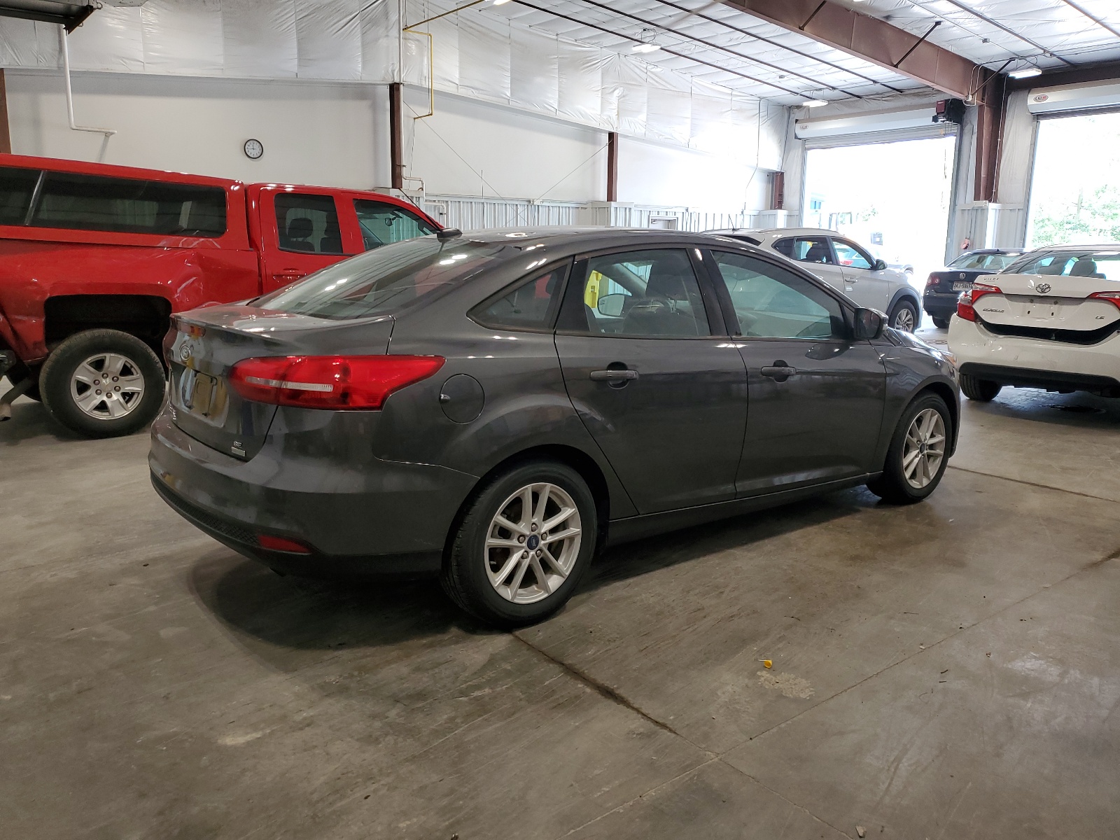 2017 Ford Focus Se vin: 1FADP3FE3HL310340