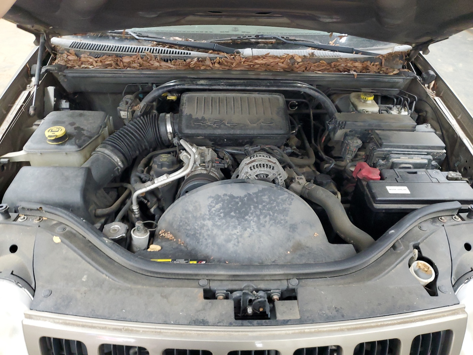 1J4HR48N05C725226 2005 Jeep Grand Cherokee Laredo