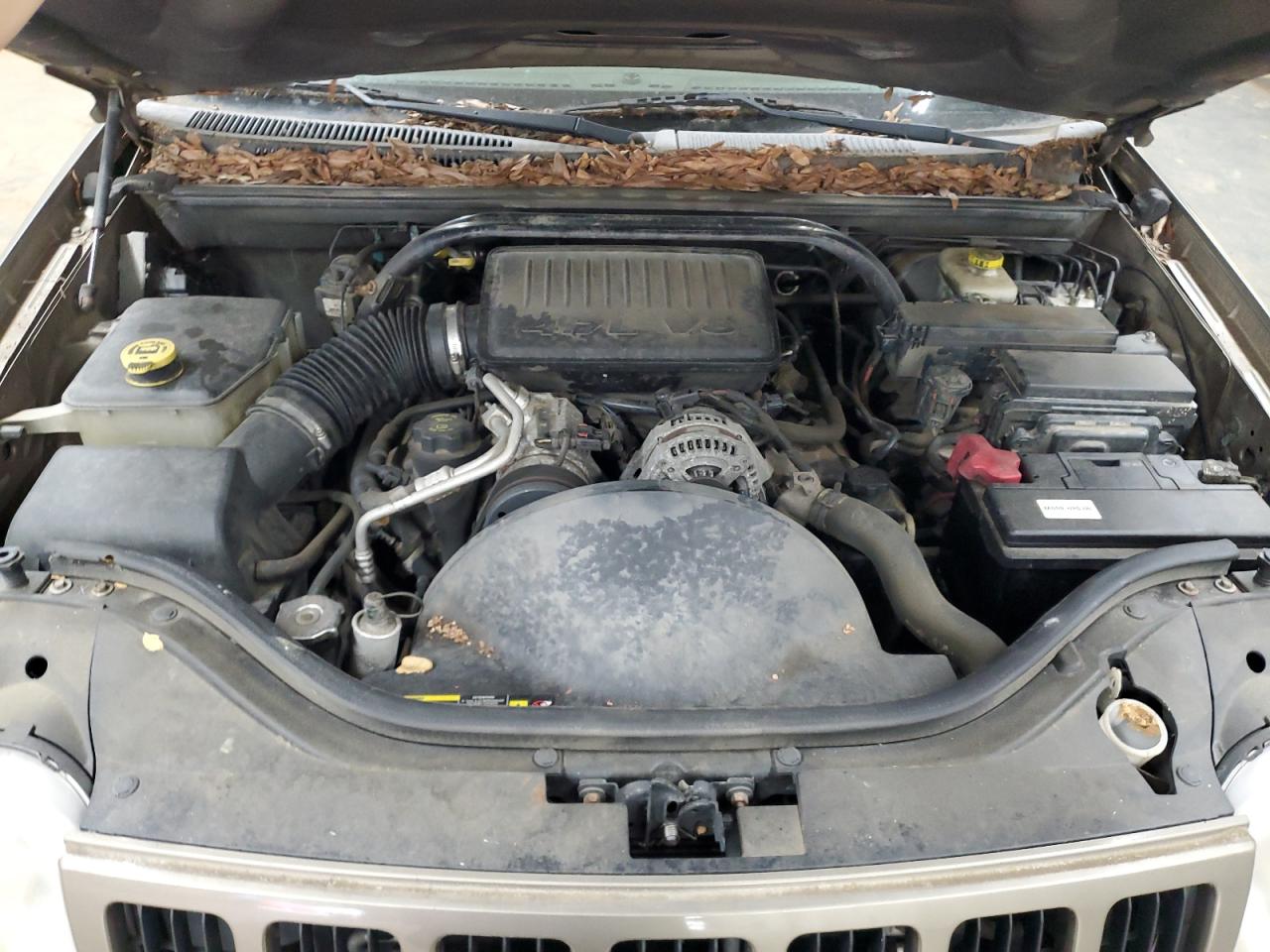 2005 Jeep Grand Cherokee Laredo VIN: 1J4HR48N05C725226 Lot: 64681544