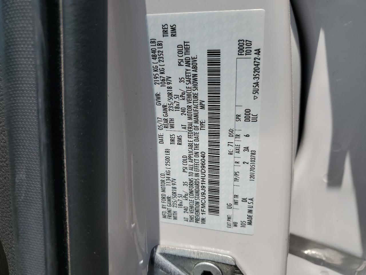 1FMCU9J91HUD96040 2017 Ford Escape Titanium