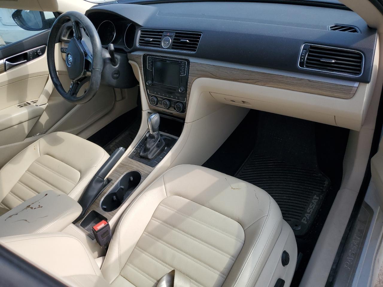 2017 Volkswagen Passat Sel Premium VIN: 1VWCT7A34HC072140 Lot: 63270314