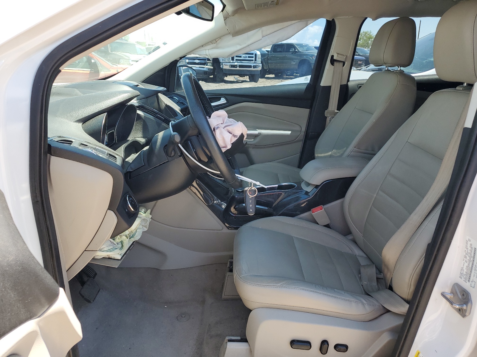 1FMCU9J98EUC92480 2014 Ford Escape Titanium