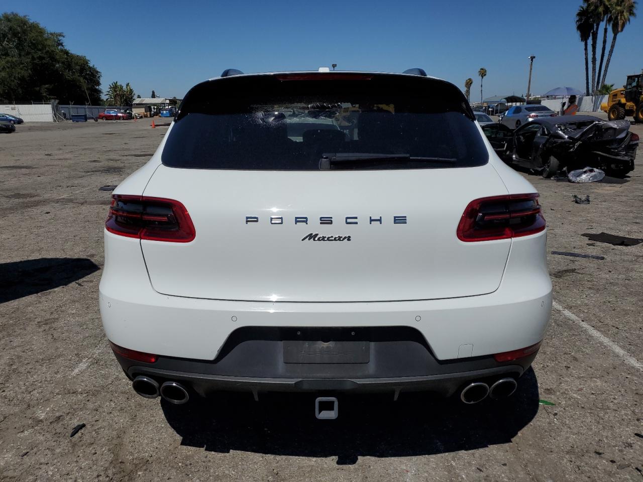 2018 Porsche Macan VIN: WP1AA2A51JLB25725 Lot: 65493344