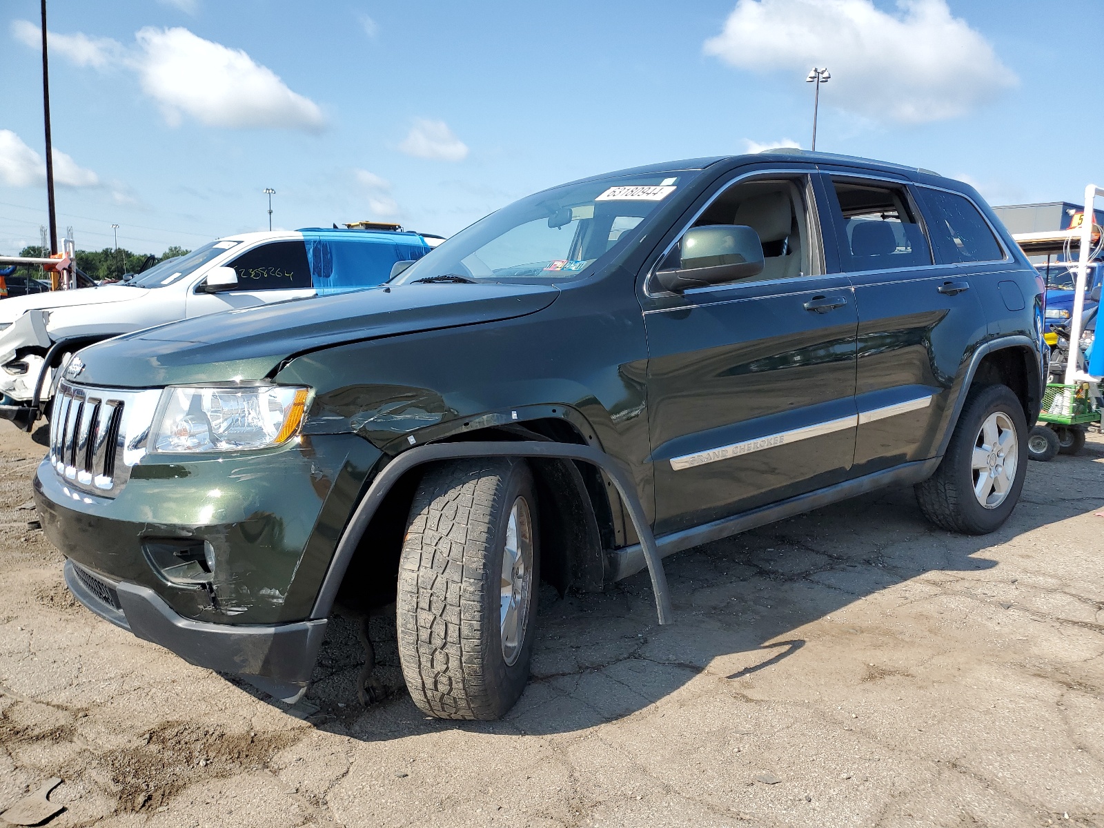 1J4RR4GG3BC582002 2011 Jeep Grand Cherokee Laredo