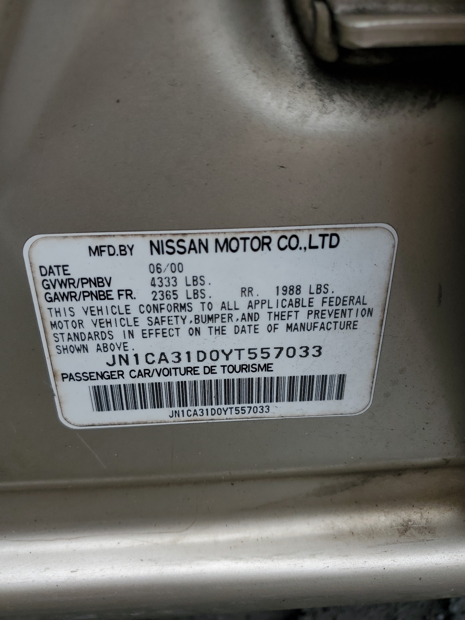 JN1CA31D0YT557033 2000 Nissan Maxima Gle