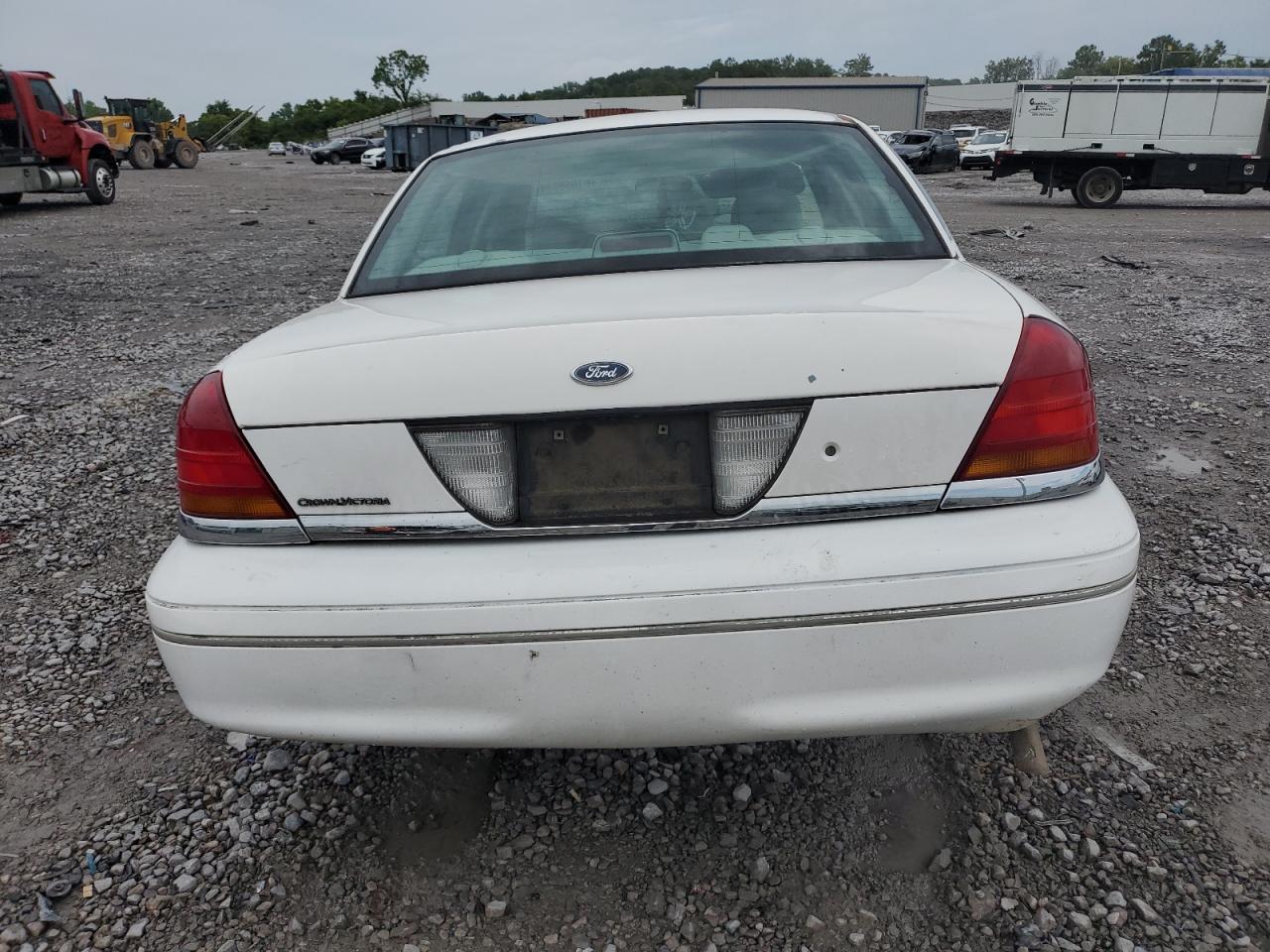 2003 Ford Crown Victoria VIN: 2FAFP73WX3X100505 Lot: 61869844