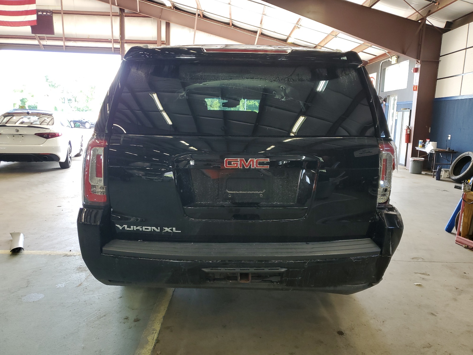 1GKS2GKC0KR209535 2019 GMC Yukon Xl K1500 Slt