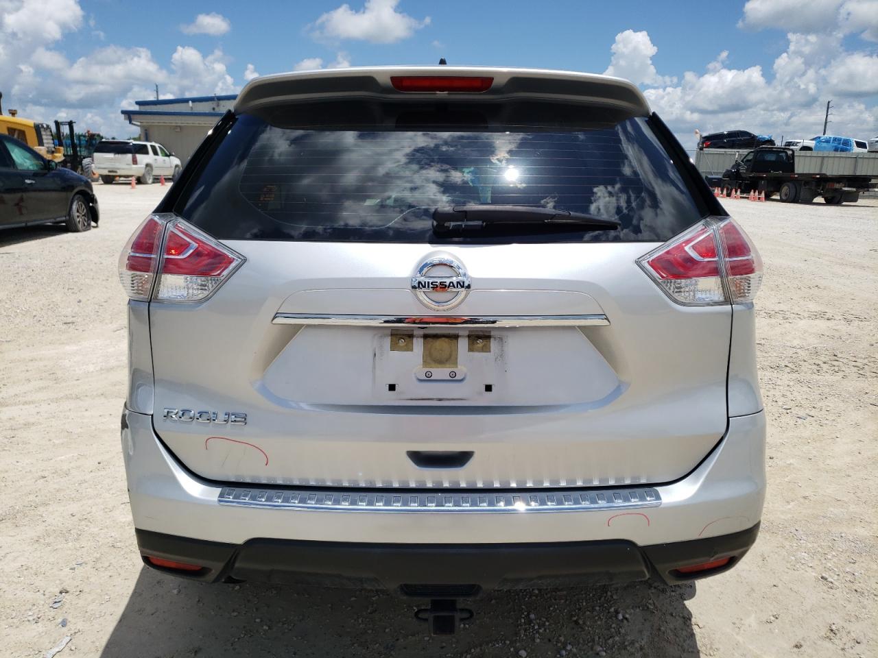 2016 Nissan Rogue S VIN: JN8AT2MT4GW020212 Lot: 64950654