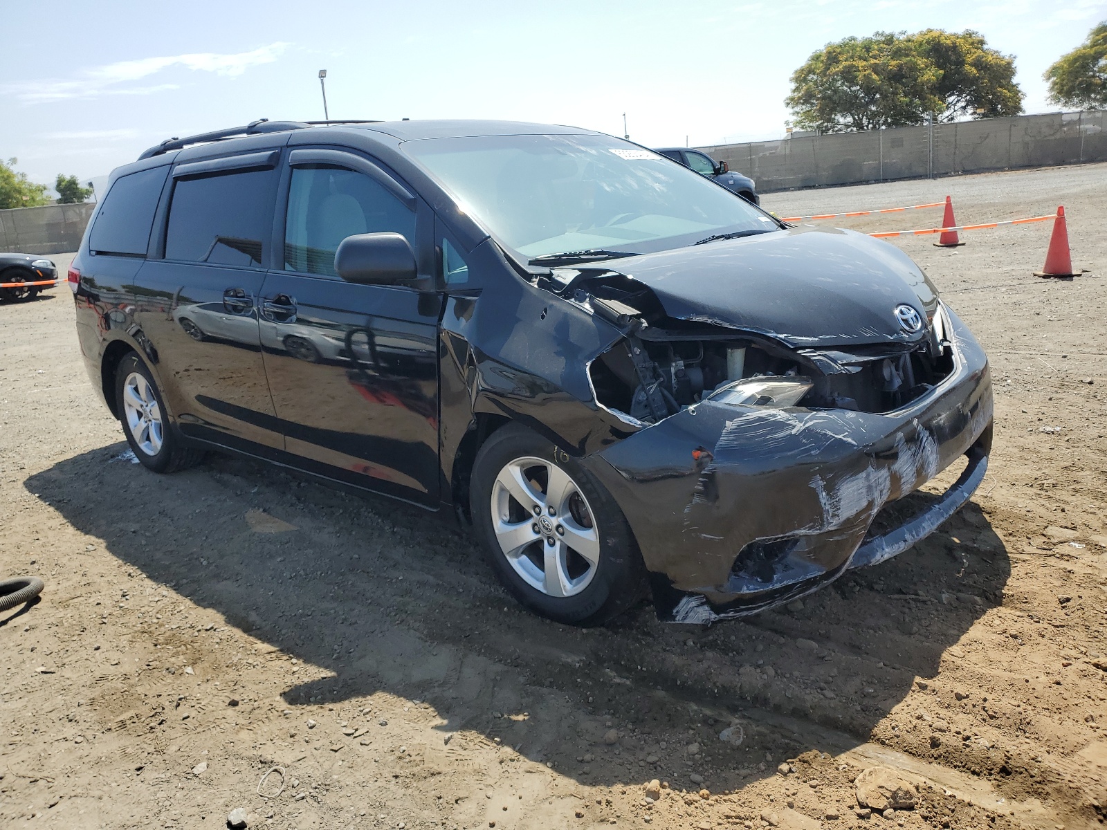 2013 Toyota Sienna Le vin: 5TDKK3DC7DS322601