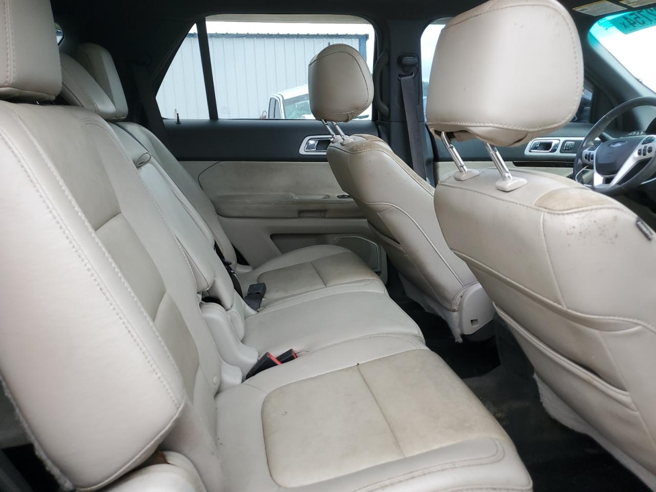 2015 Ford Explorer - Image 11