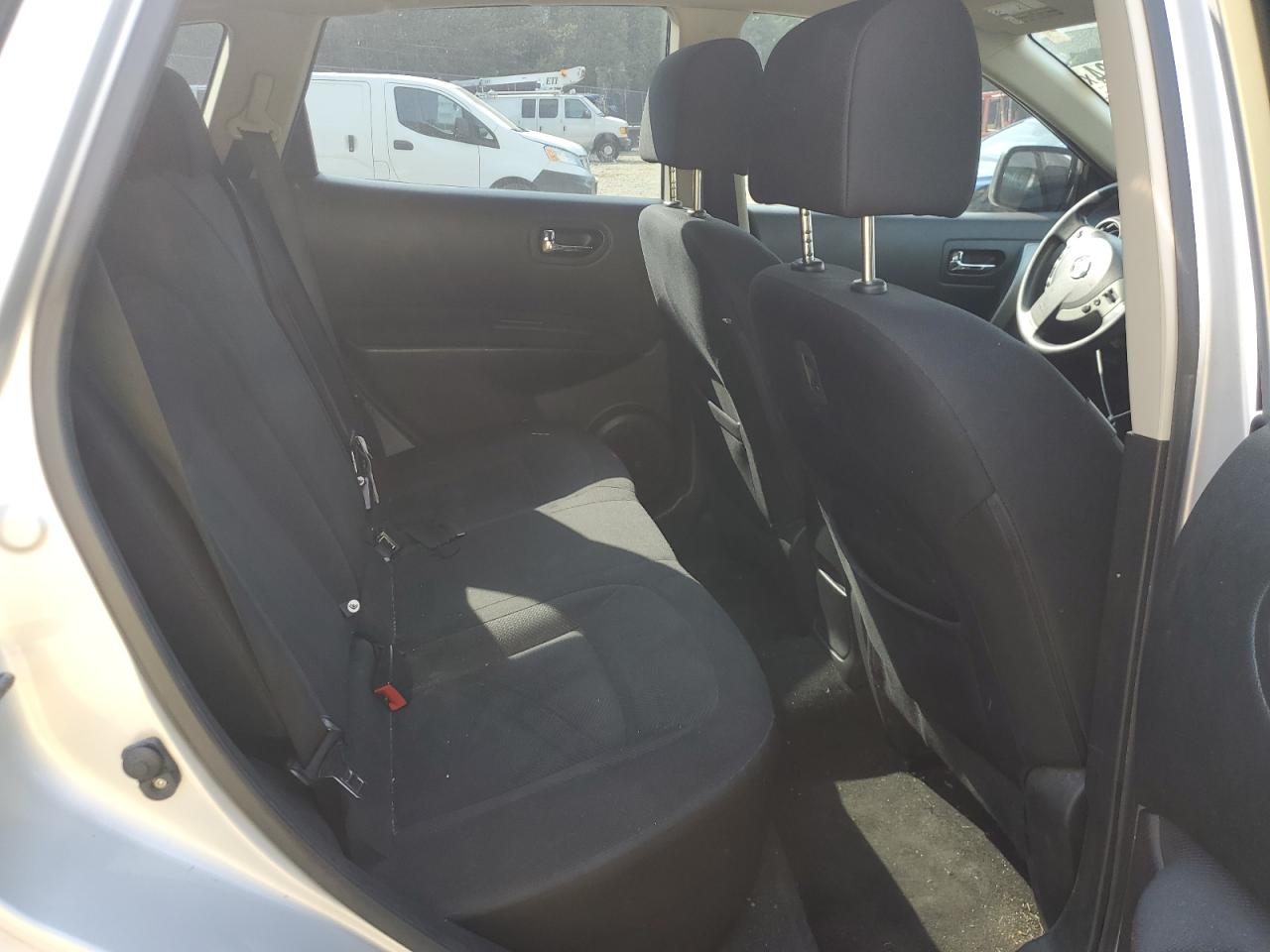 2015 Nissan Rogue Select S VIN: JN8AS5MV0FW764782 Lot: 65594284