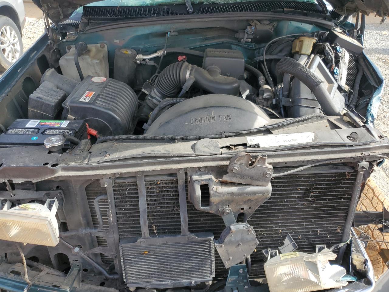 1998 Chevrolet Gmt-400 K1500 VIN: 1GCEK19R5WR115186 Lot: 64966314