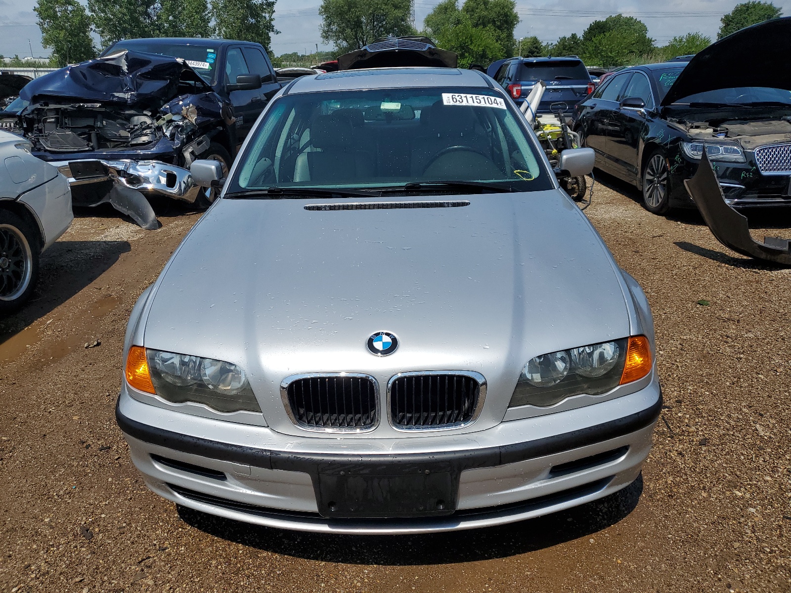 WBAAV33401FU77173 2001 BMW 325 I