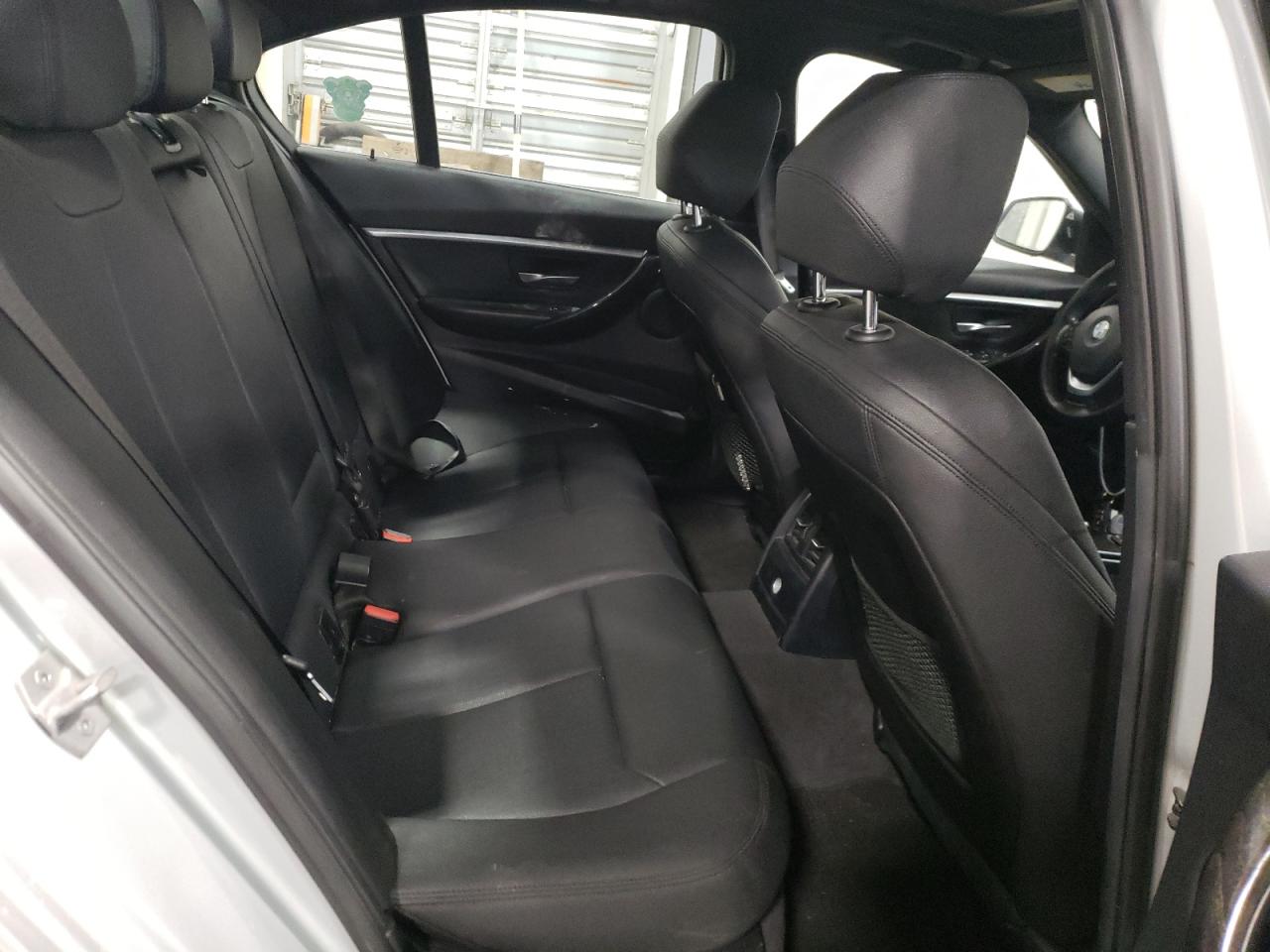 2018 BMW 330 Xi VIN: WBA8D9G52JNU70352 Lot: 63130044