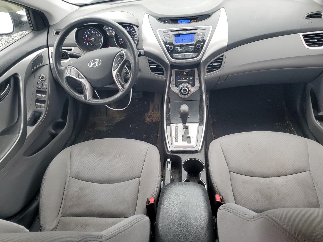 2013 Hyundai Elantra - Image 8