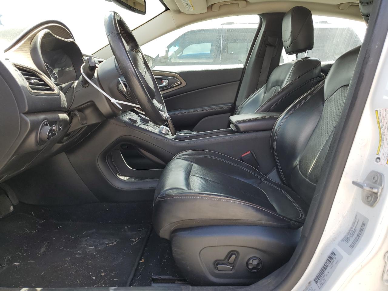 2015 Chrysler 200 C VIN: 1C3CCCCG8FN608654 Lot: 61215874