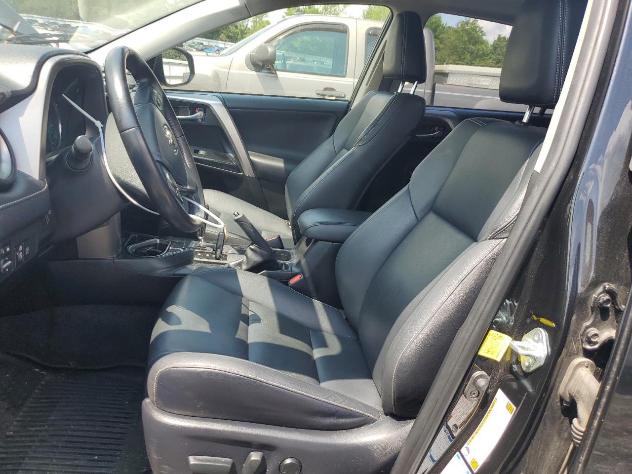 2017 Toyota Rav4 Hv Limited VIN: JTMDJREV1HD084115 Lot: 63607844