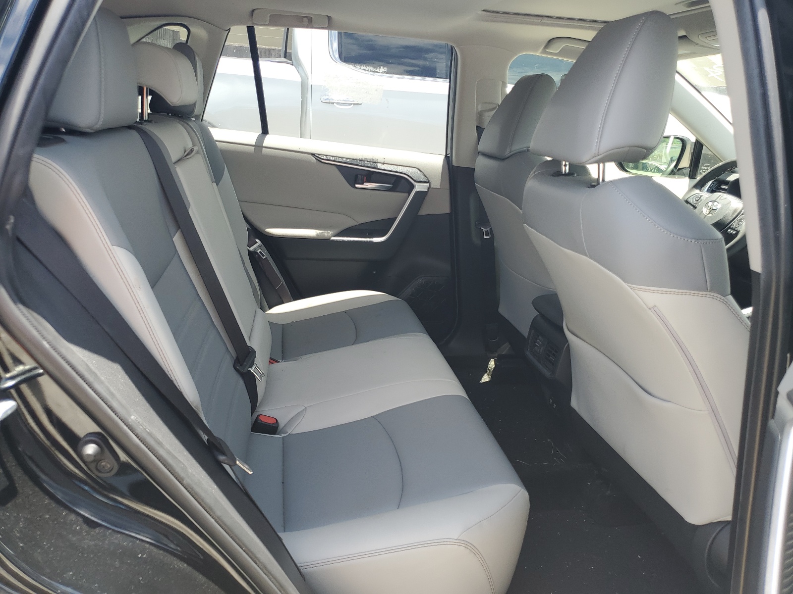 JTMC1RFV5LD047748 2020 Toyota Rav4 Xle Premium