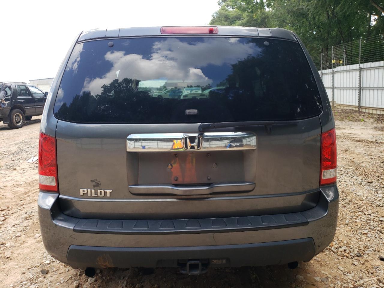 2011 Honda Pilot Lx VIN: 5FNYF3H26BB042962 Lot: 61863644