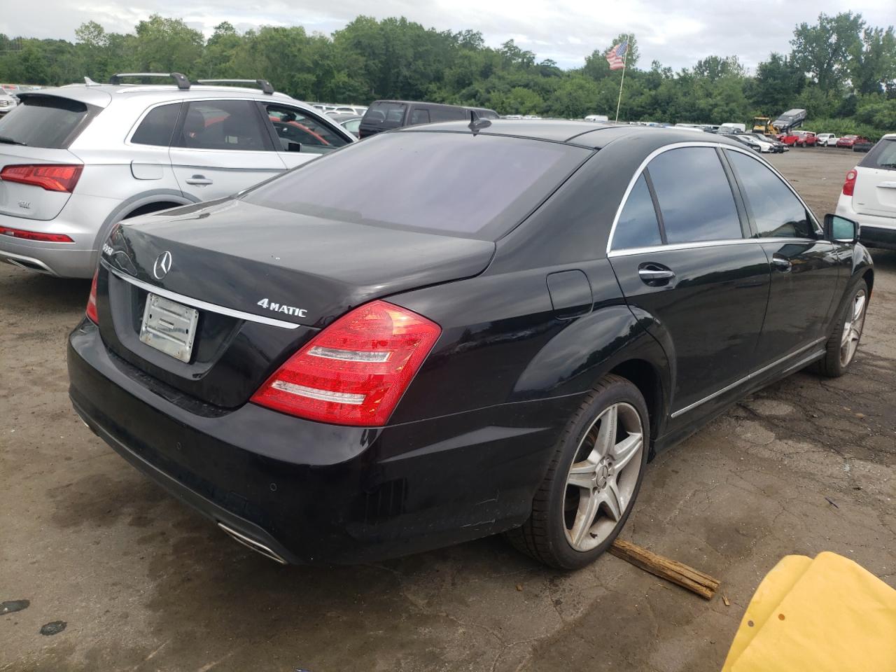 2011 Mercedes-Benz S 550 4Matic VIN: WDDNG8GB7BA381601 Lot: 62483994